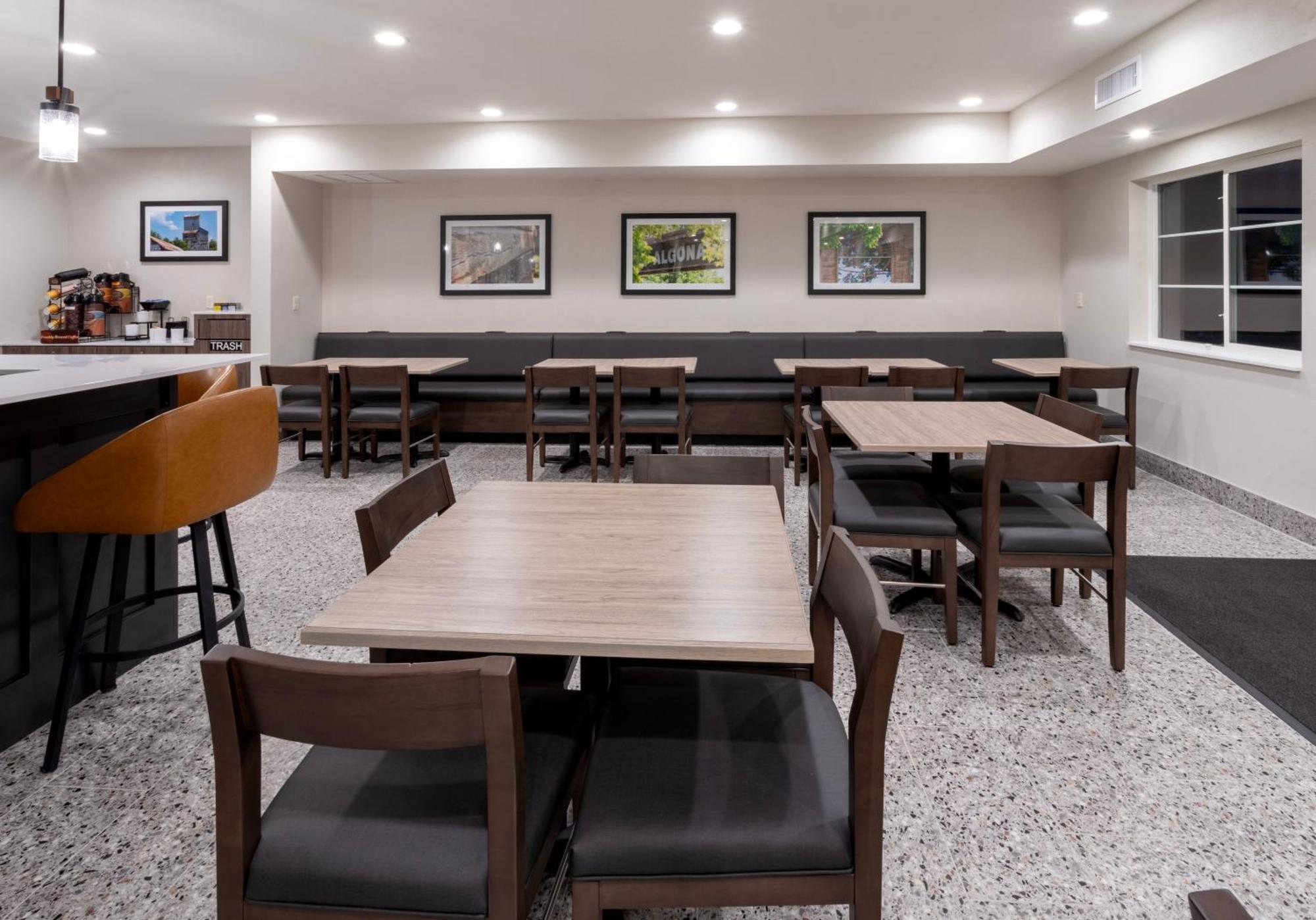 Grandstay Hotel & Suites Johnston-Des Moines, Ia Экстерьер фото